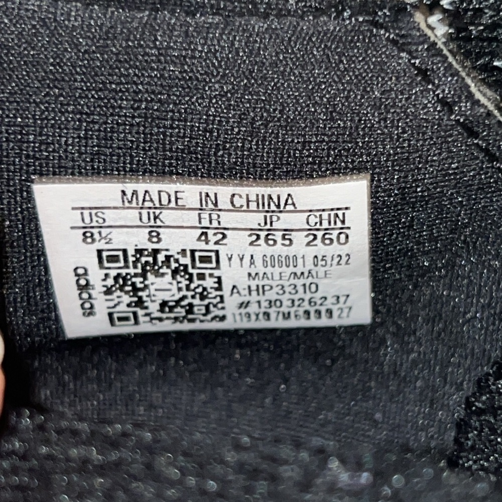 Adidas men’s tennis shoes - Picture 11 of 11